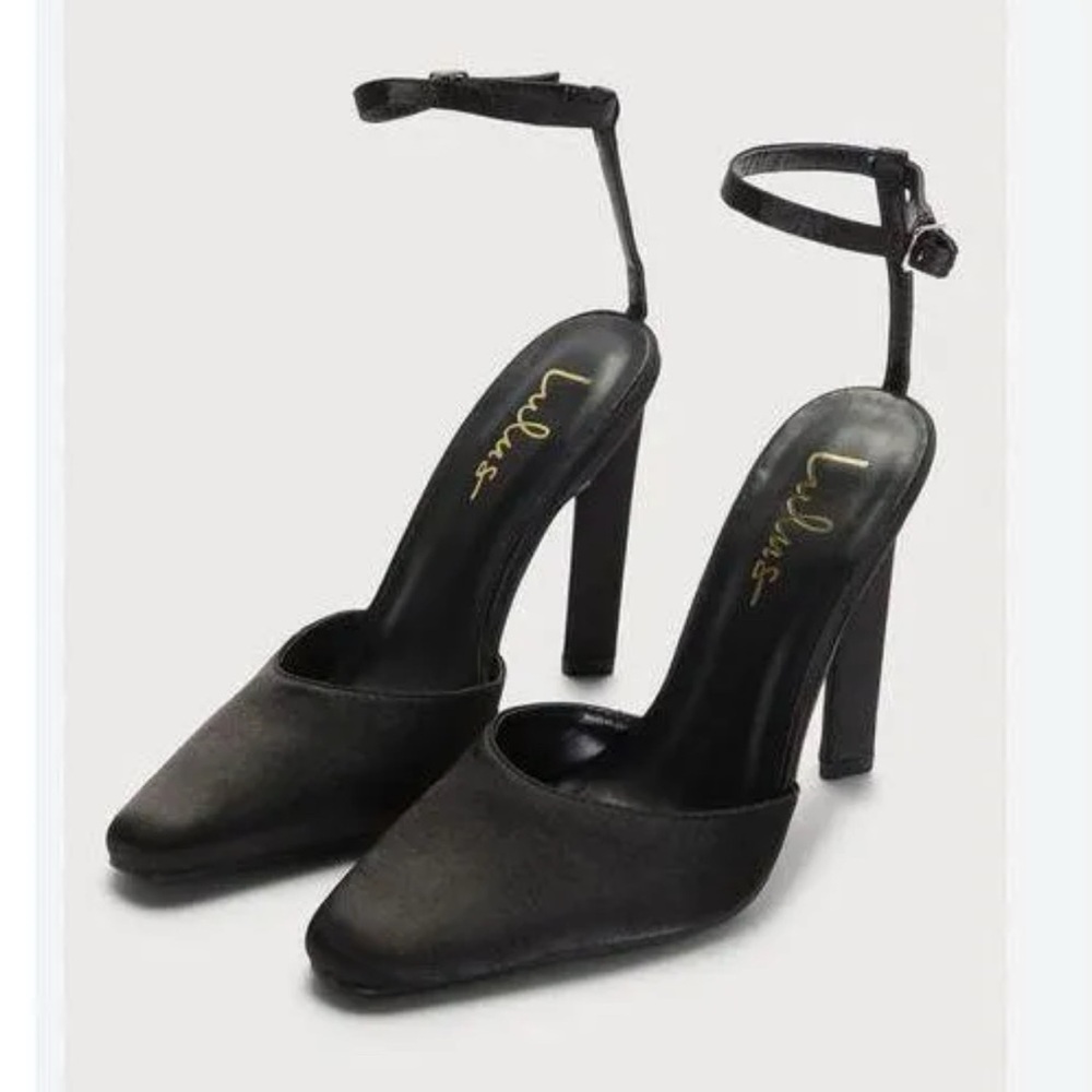Lulu Black Satin Strap Highheels NWOB Never Worn
